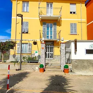 Petit Dejeuner Chiavari